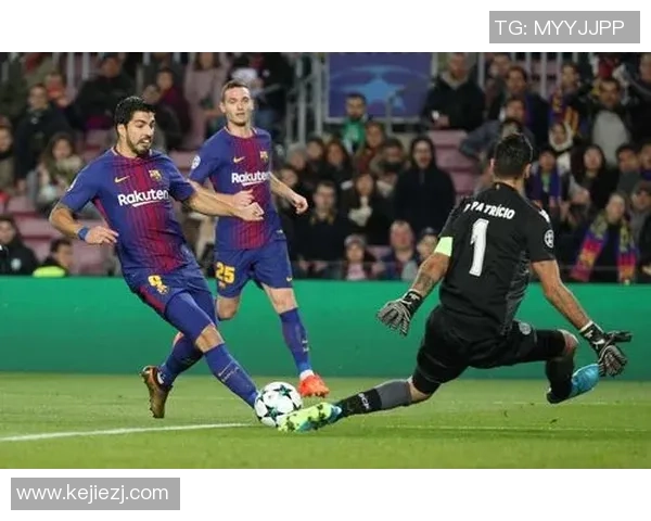 欧冠大战巴萨狂胜曼联五球大捷全场沸腾赛后深度解析